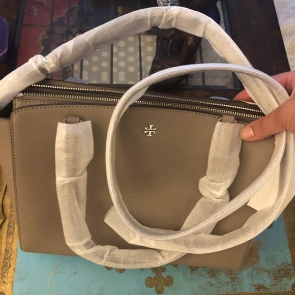 Emerson Small Tote Zip/Sold - Picture 3 of 9